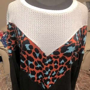 Cute Leopard print top size medium